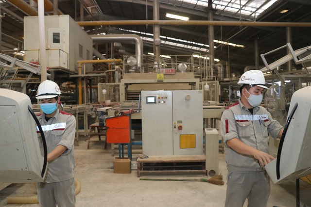 Hình ảnh minh họa bài viết: Tăng giờ làm thêm: Giải bài toán thiếu hụt lao động cục bộ