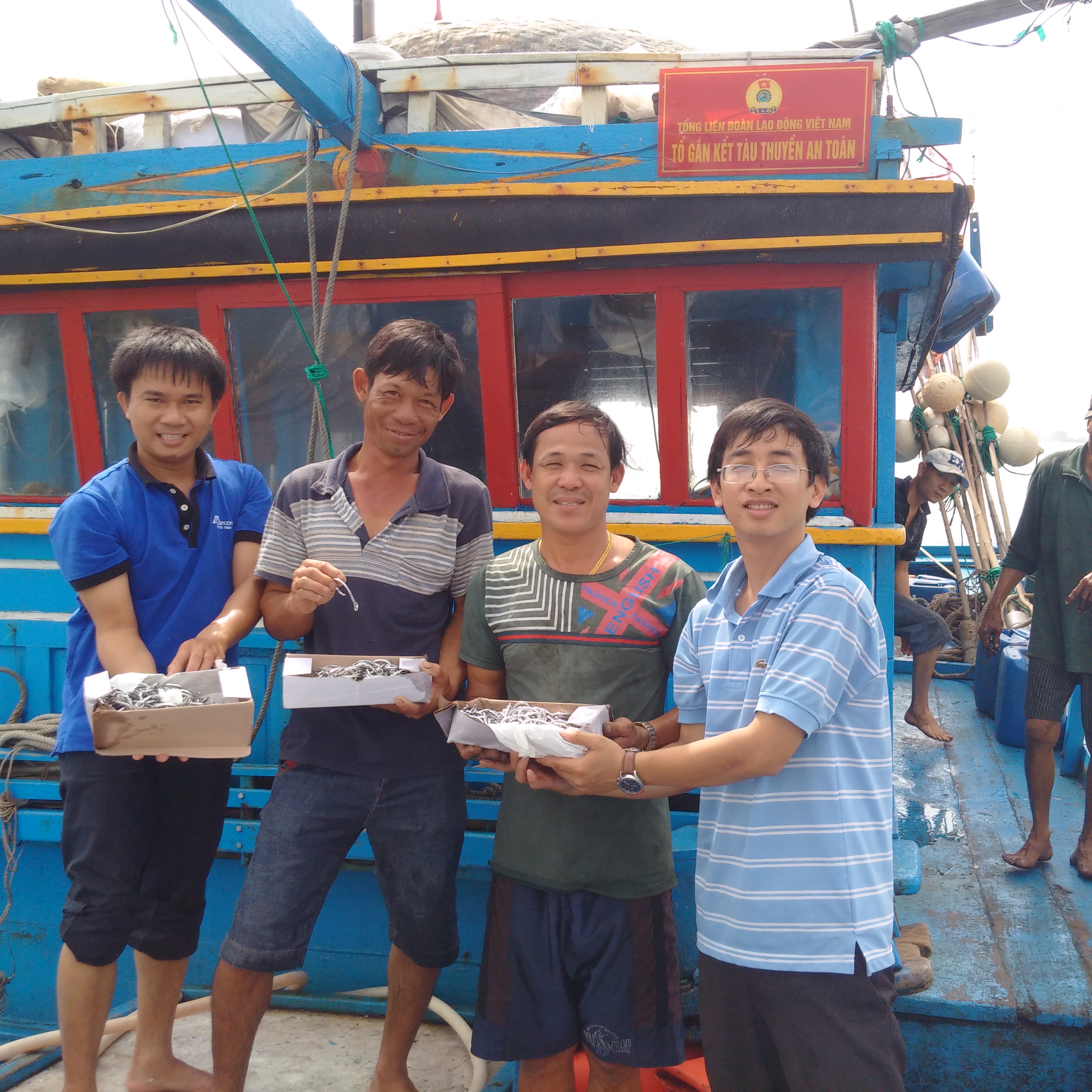 Hình ảnh minh họa bài viết: Triển khai các chuyến Quan sát viên và kết hợp khuyến khích sử dụng lưỡi câu vòng trên các tàu câu vàng tại Phú Yên