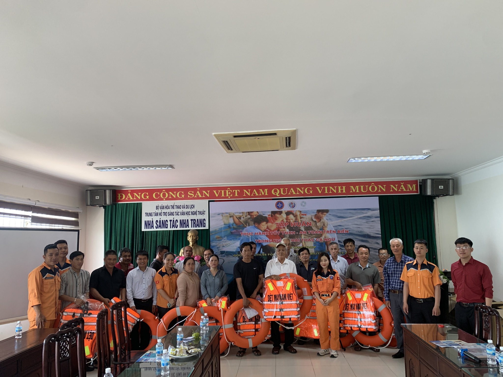 Image to illustrate the article: Training on good social responsibility practices – Safety at sea in the tuna fishing industry